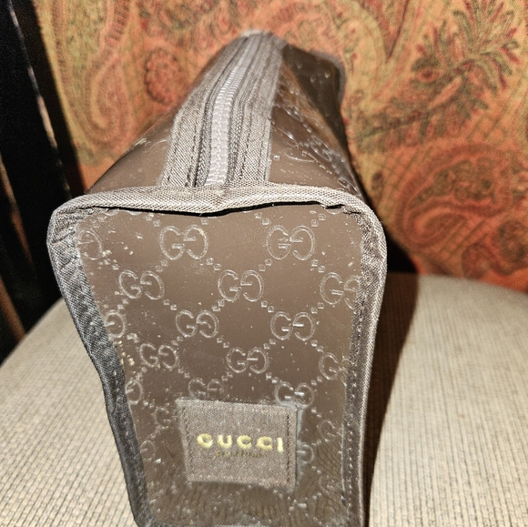 Auth GUCCI silicone toiletry bag-NEW - Picture 4 of 6